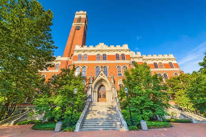 IvyWise On-Demand: A Look Inside Vanderbilt with Former Admissions Directors